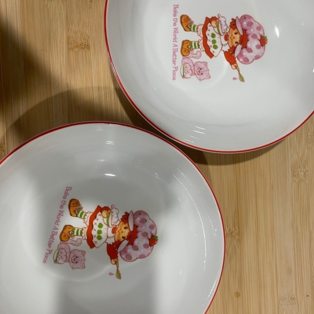 Strawberry Shortcake Pasta/Salad Plates  9”
Set of 2